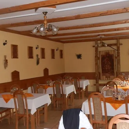 Marina Pri Slovenskej Restauracii Гостевой дом Брезно