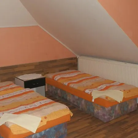 Marina Pri Slovenskej Restauracii Maison d'hôtes 3*