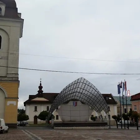 Marina Pri Slovenskej Restauracii Maison d'hôtes