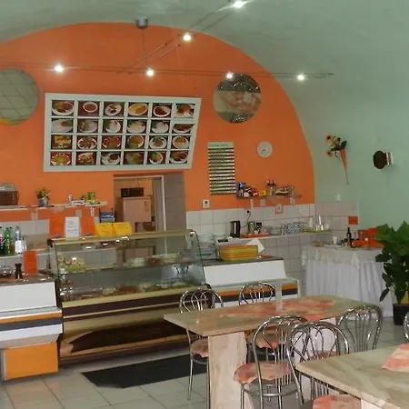 Marina Pri Slovenskej Restauracii Maison d'hôtes