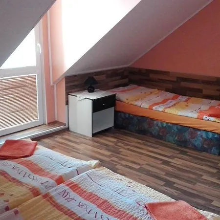 Marina Pri Slovenskej Restauracii Maison d'hôtes Brezno