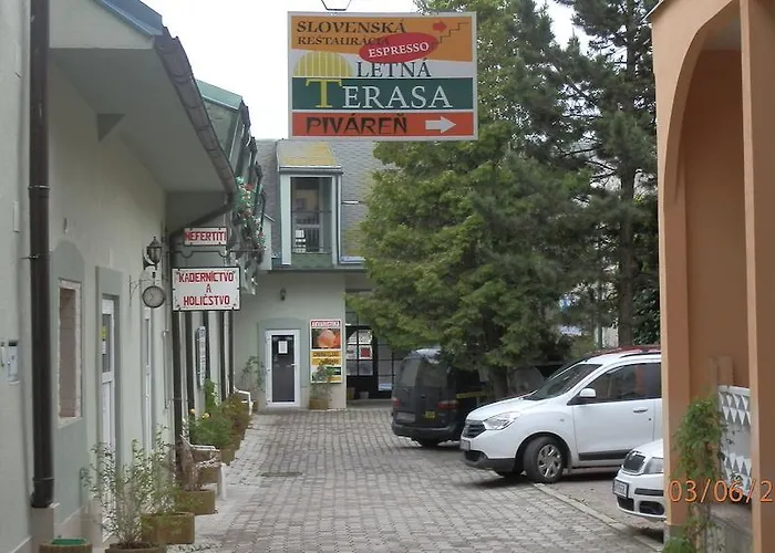 Marína Pri Slovenskej Reštaurácii 3*